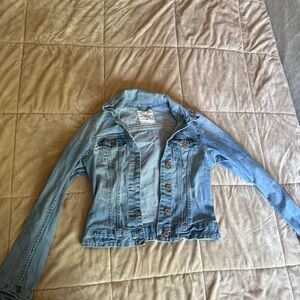Light Wash cropped Denim Jacket